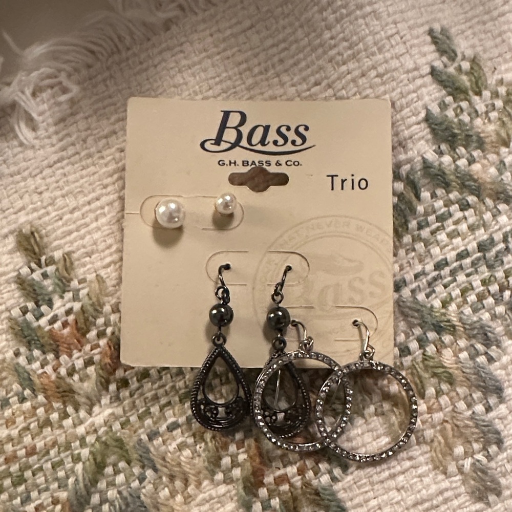 Bass Elegant Silver and Black Earring Trio